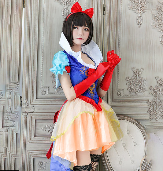 白雪姫 プリンセス コスチューム ドレス 全身 横向き SnowWhite ハロウィン 衣装